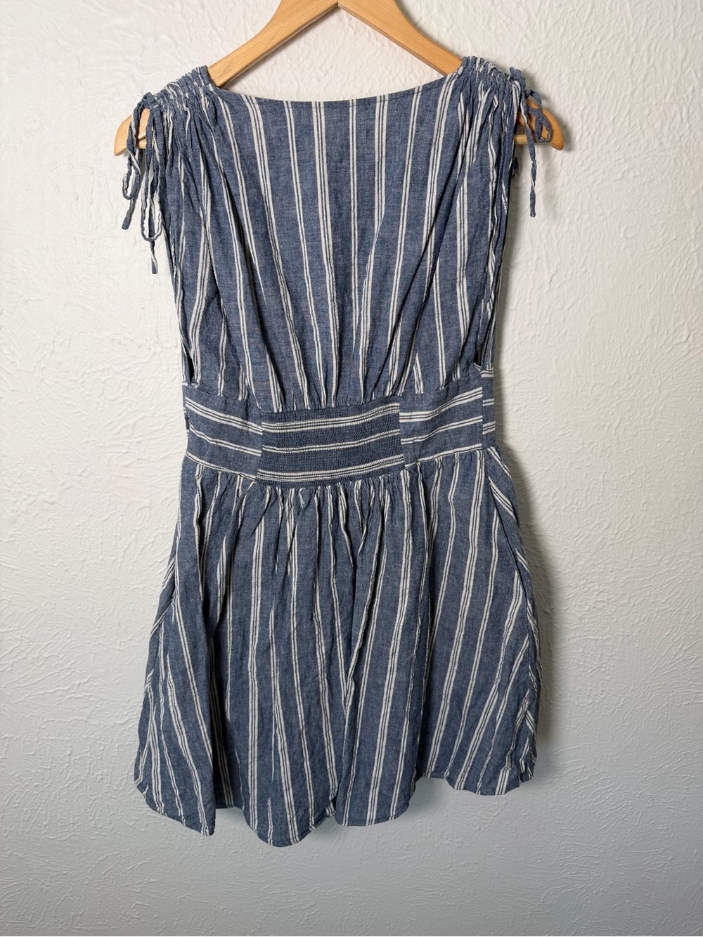 Free People Medium Blue Striped Linen Dress Deep V Neck Pockets Boho - Picture 8 of 10